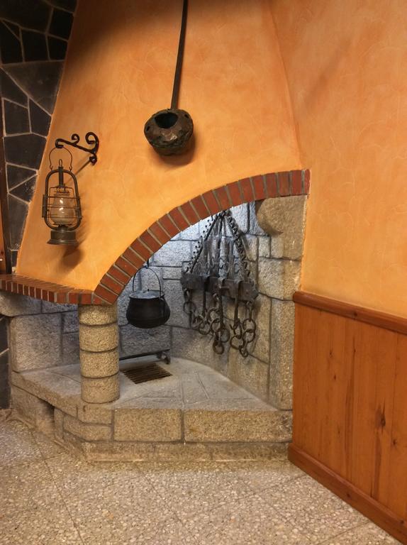 Hotel La Ribera Рибера-де-Кардос Экстерьер фото