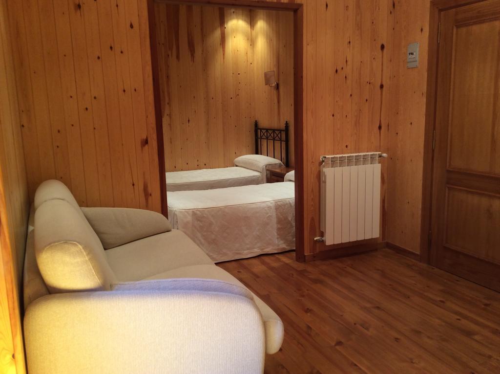 Hotel La Ribera Рибера-де-Кардос Номер фото
